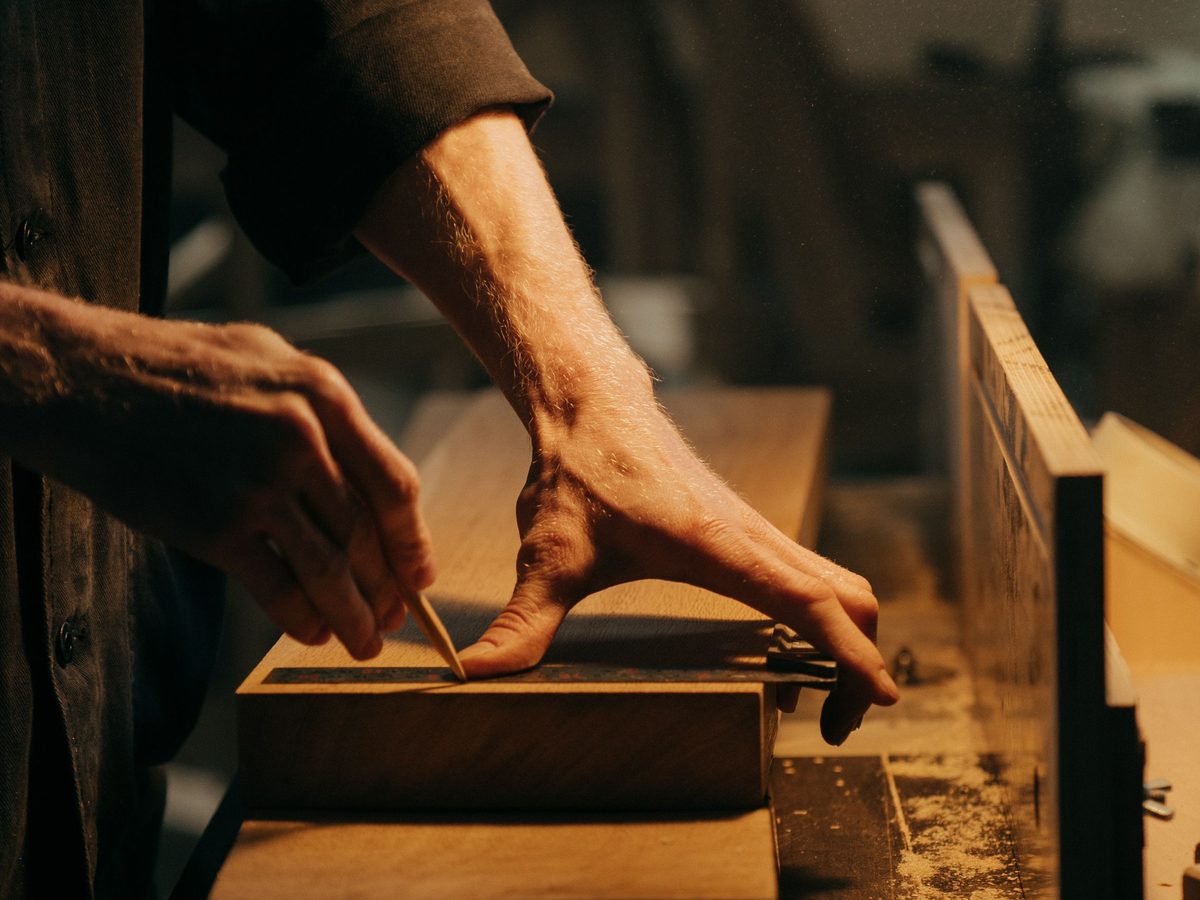 Lavorazione di un pezzo in legno